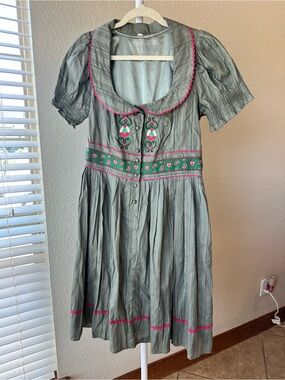 Folklore inspired German green  Blutsgeschwister dirndl trachten dress large